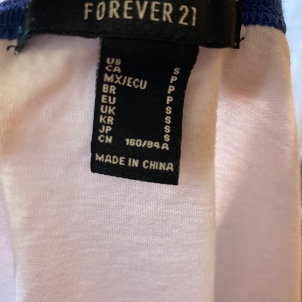 Crop Tee - Picture 4 of 5